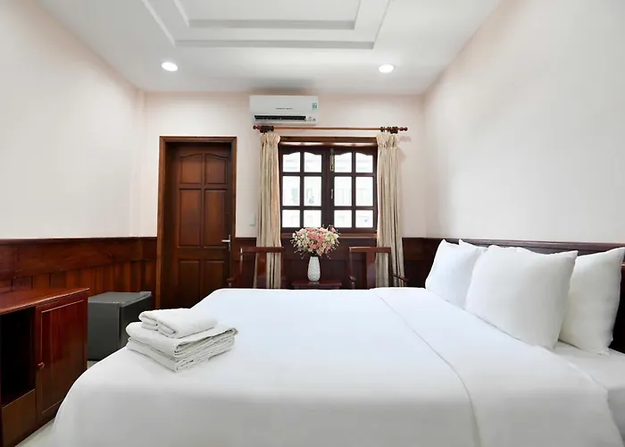 Con Dao Tan Son Nhat Hotel